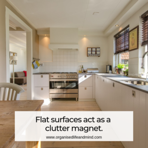 Flat surface clutter magnet clutter stress